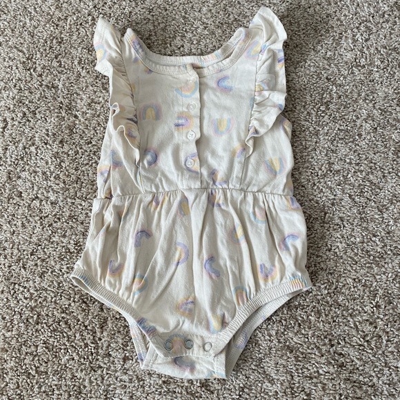 Grayson mini baby girl Rainbow Ruffle Bodysuit One Piece Onesie Size 12 months - Picture 1 of 7